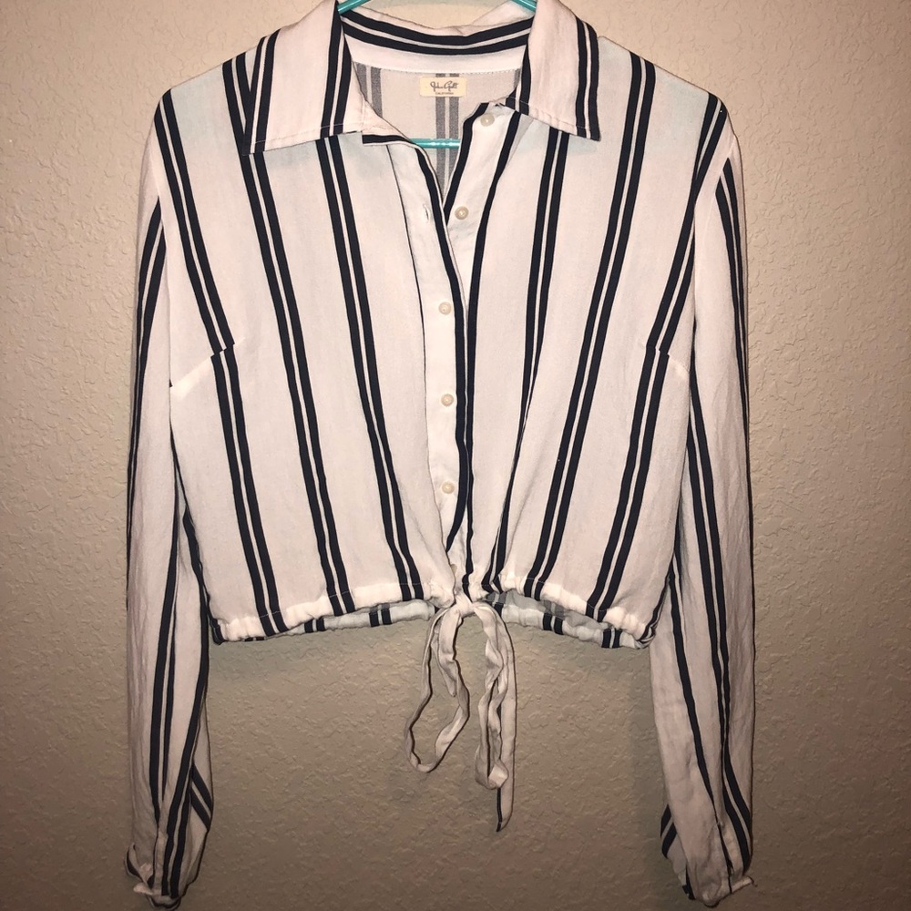 Cropped longsleeve collared shirt